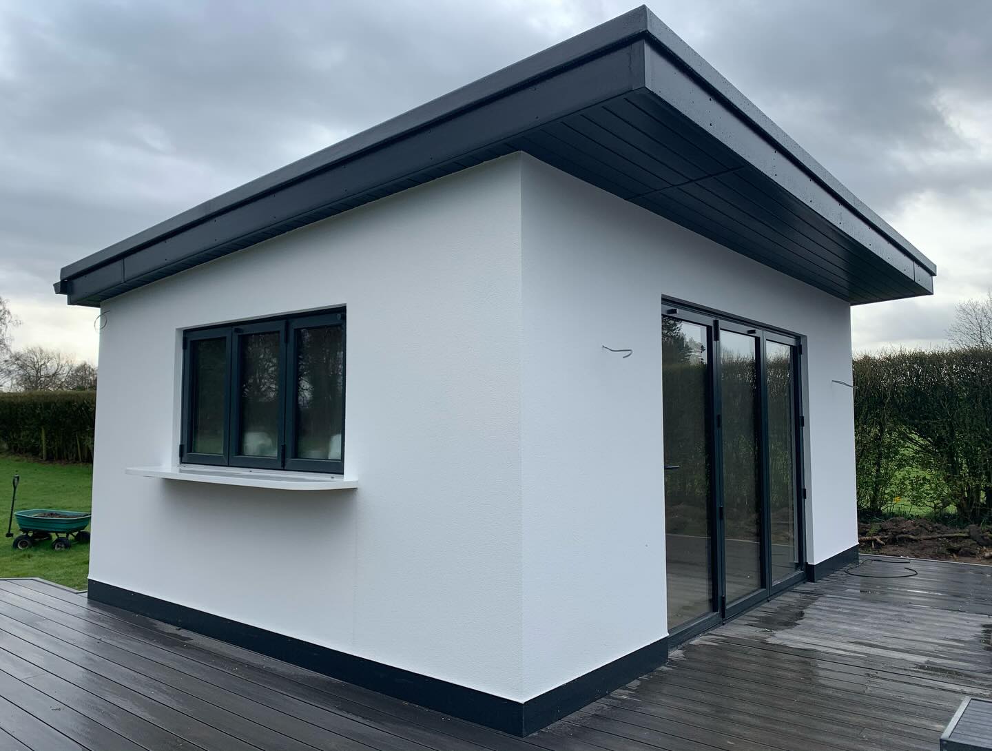 Modern garden room built by FKT Joinery and Construction